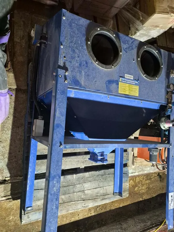 Power Fist Floor Model Sandblasting Cabinet
UNRESERVED