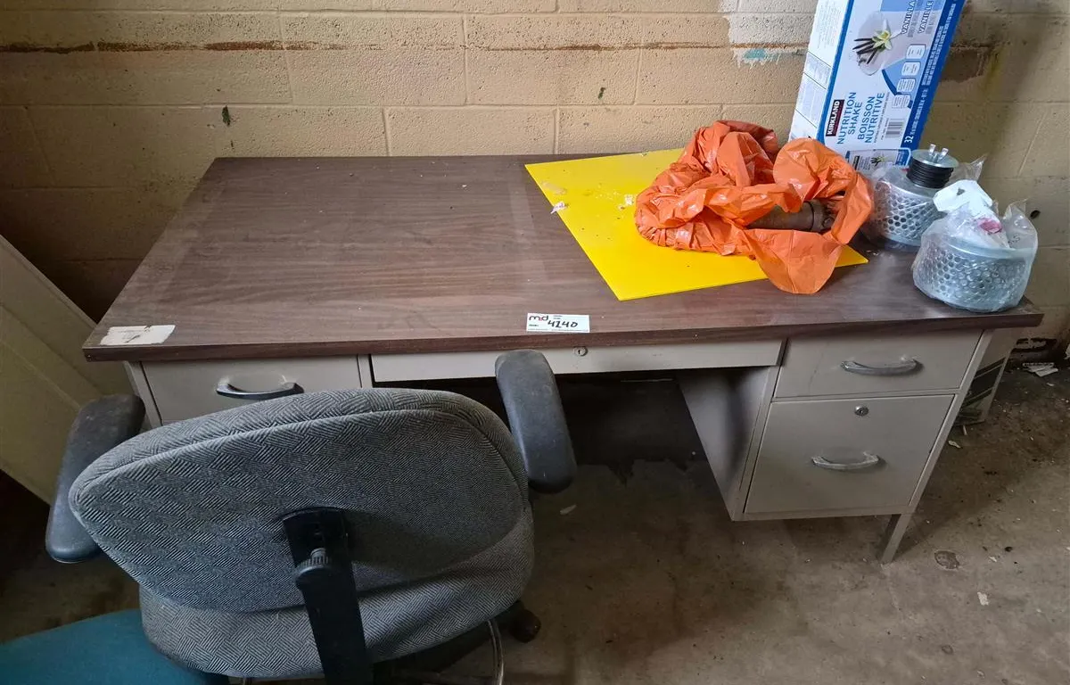 Office Desk, Chairs and Storage Components
UNRESERVED