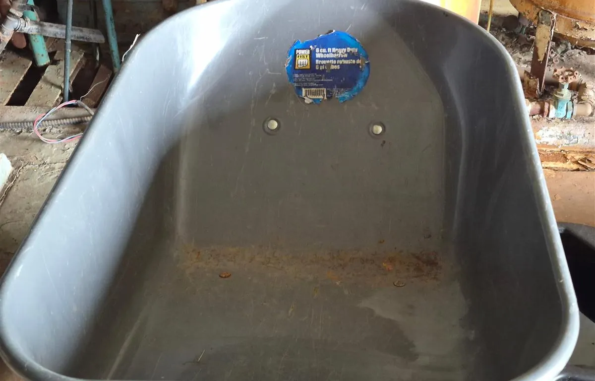 Power Fist 6 cu.ft. Heavy-Duty Wheelbarrow
UNRESERVED