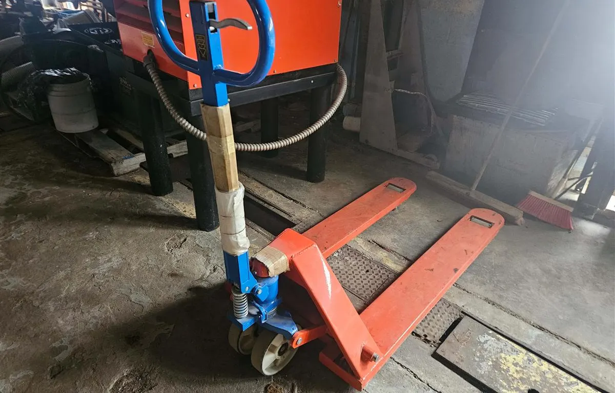 Manual Pallet Jack
UNRESERVED