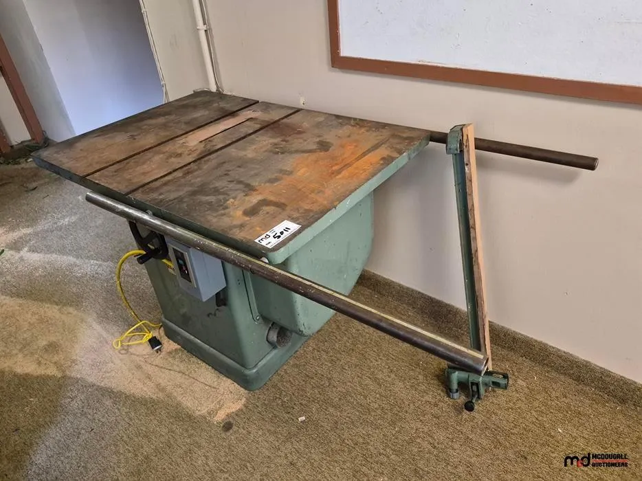 General Model 450 Table Saw with Assorted Boxes
UNRESERVED