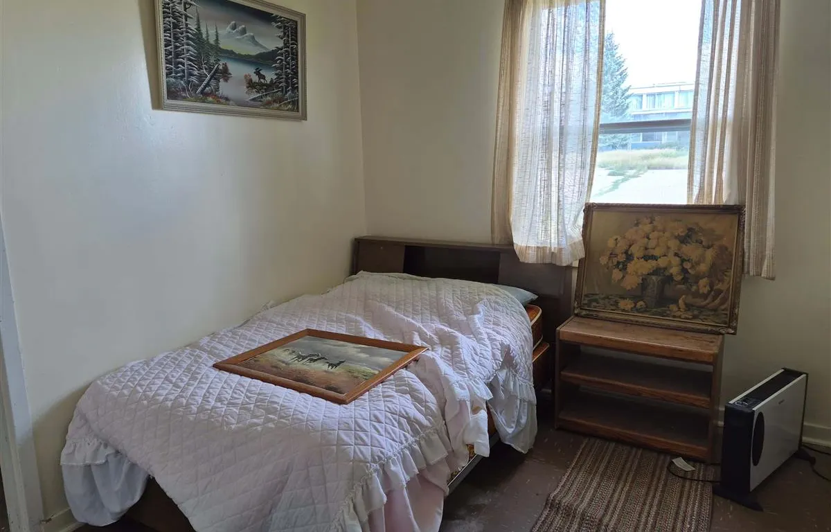 Bedroom Furniture and Household Goods
UNRESERVED