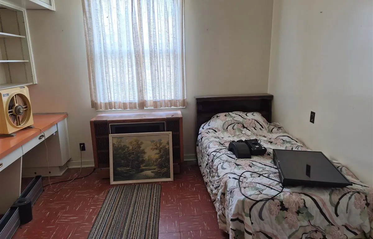 Bedroom Contents with RCA Televisions
UNRESERVED