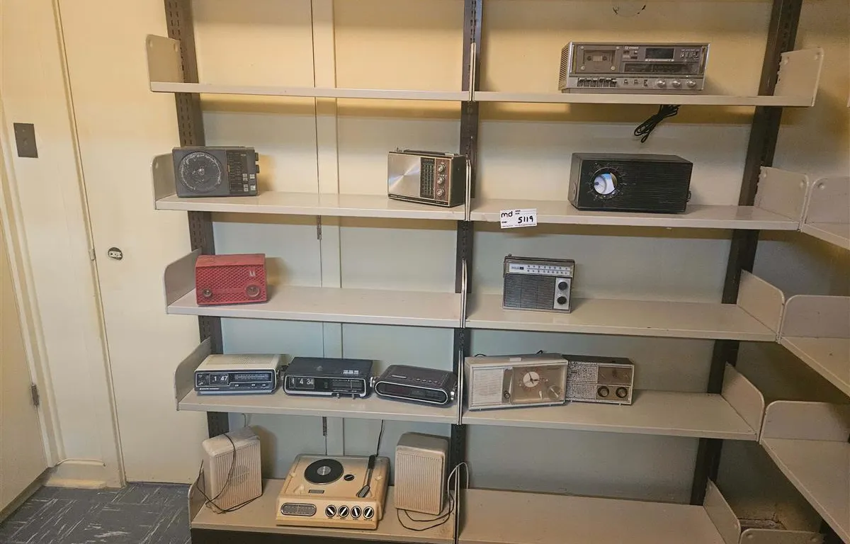 Vintage Radio, Clock Radio & Turntable Collection
UNRESERVED