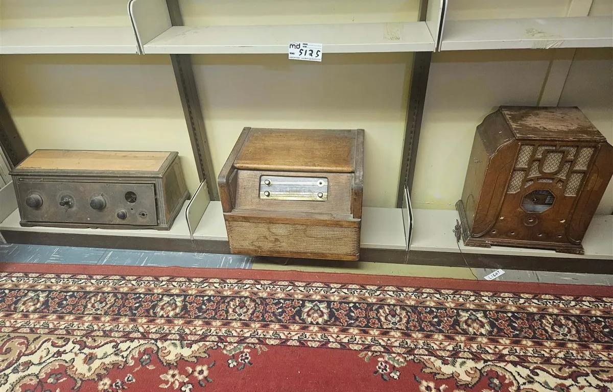 Assorted Vintage Tube Radios
UNRESERVED