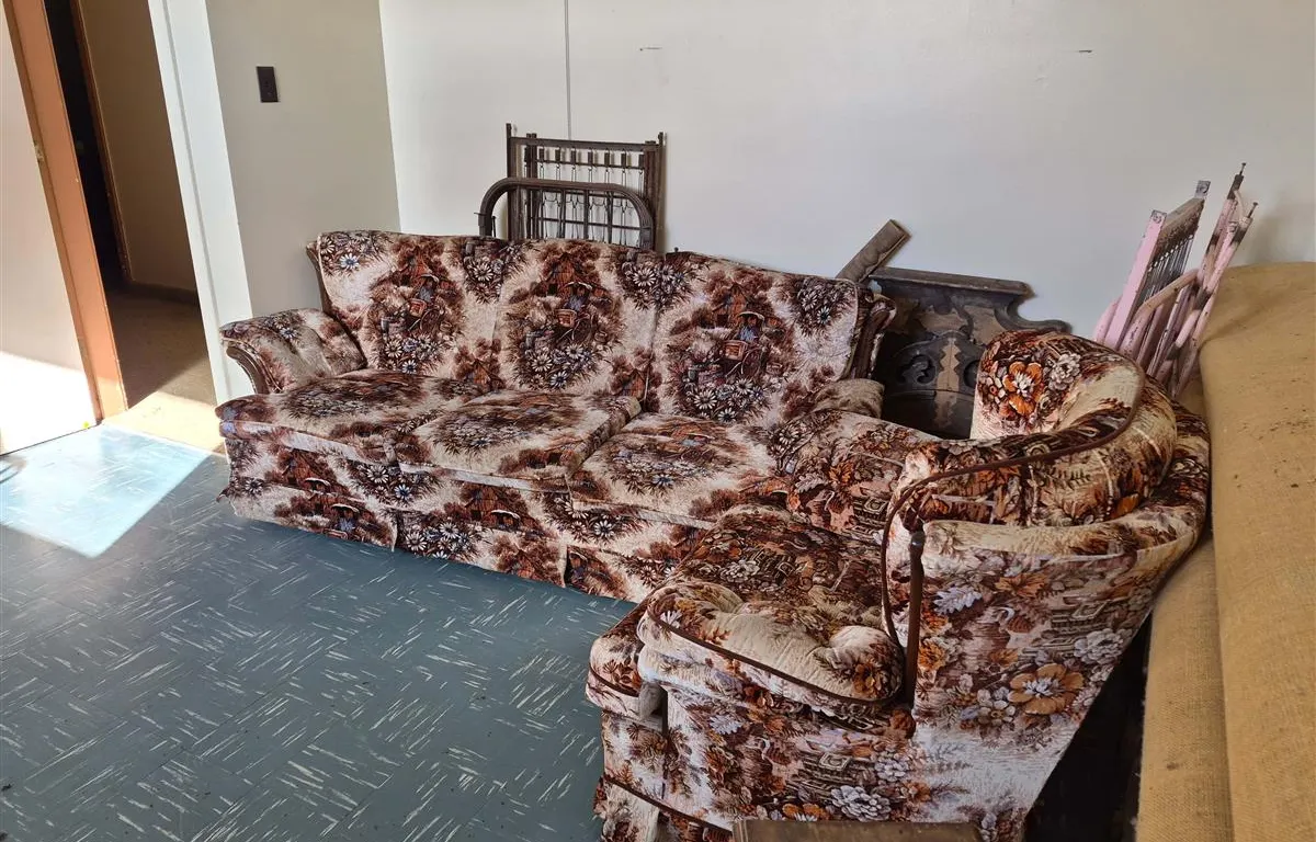 Furniture and Household Goods Assortment
UNRESERVED
