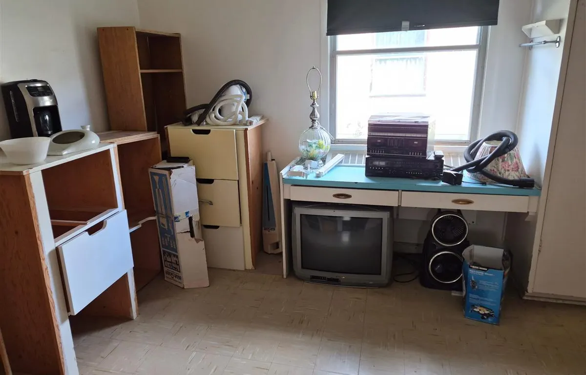 Assorted Household Goods, Shelving & Appliances
UNRESERVED