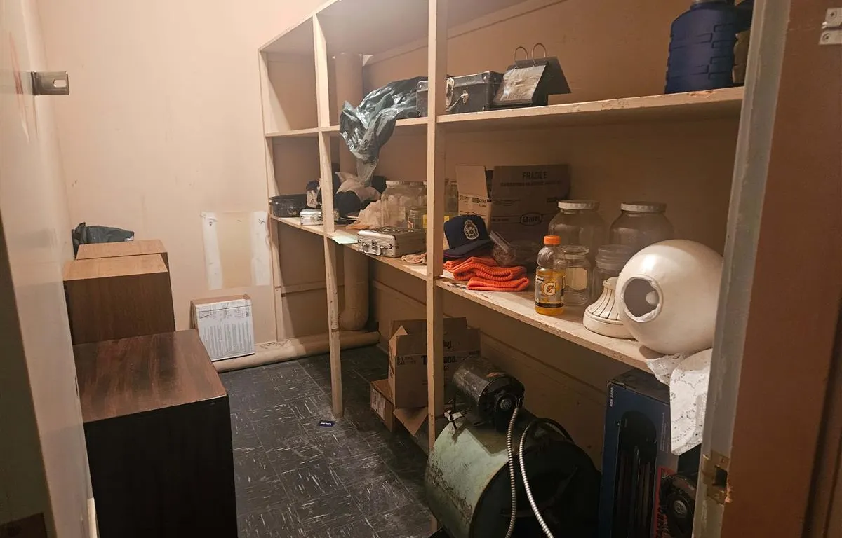 Assorted Household Goods and Furnishings
UNRESERVED