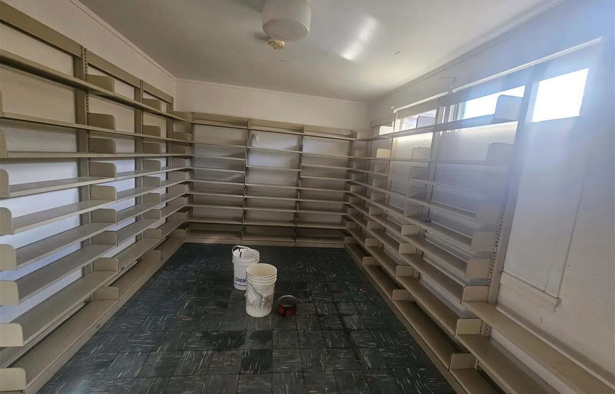 Shelving
UNRESERVED