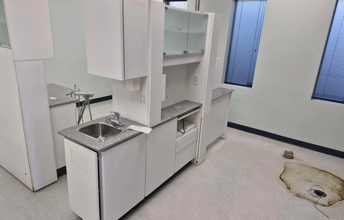 Dental Operatory Cabinetry and Sink
UNRESERVED