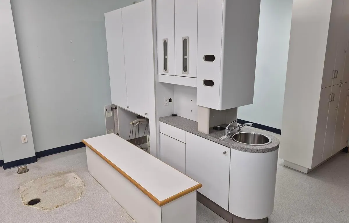 Dental Operatory Cabinetry with Sink
UNRESERVED