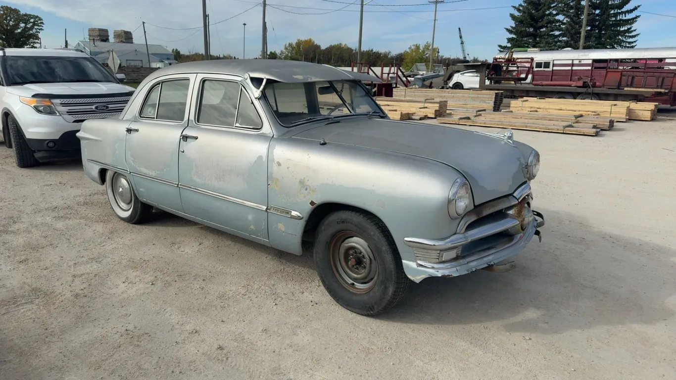 1950 Ford Custom Shoebox Sedan – Original 239 Flathead V8, Sun Visor, Factory Radio