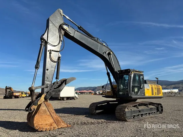 2015 John Deere 350GLC Tracked Excavator