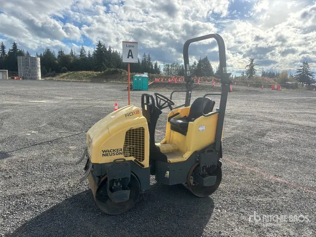 2018 Wacker Neuson RD12A Double Drum Roller