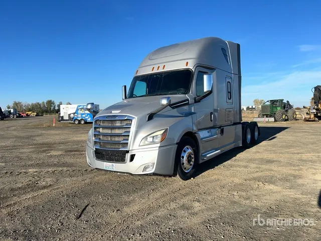 2018 Freightliner Cascadia 126 T/A Sleeper Truck Tractor