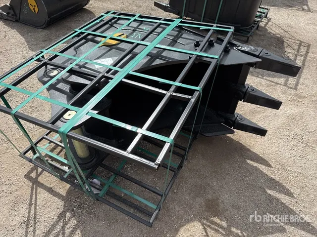 Trojan 24 in Digging Excavator Bucket - Fits 65mm Cat 311/312/313/314 Kobelco 140 Deere/Hitachi ZX120/135 Case 130/135, Doosan DX140 (Unused)