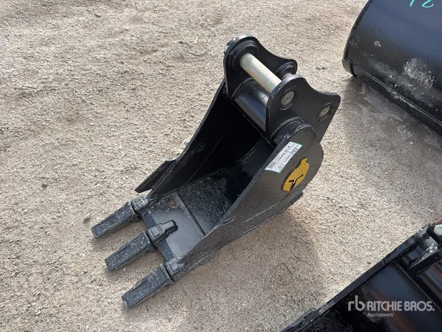 Trojan 12 in Digging Excavator Bucket - Fits 40mm Cat 303, 303.5, 304 Case, New Holland, Kobelco SK35 Deere/Hitachi 35D/G (Unused)