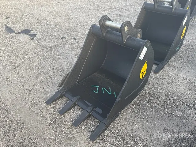 Trojan 24 in Digging Excavator Bucket - Fits 45mm Cat 305, 305.5 Komatsu PC45/50/55 Hyundai R55, Hitachi/Deere 50D/G Case, New Holland, Kobelco SK50 B