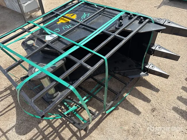 Trojan 24 in Digging Excavator Bucket - Fits 65mm Cat 311/312/313/314 Kobelco 140 Deere/Hitachi ZX120/135 Case 130/135, Doosan DX140 (Unused)