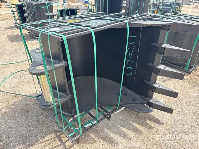 Trojan 42 in Digging Excavator Bucket - Fits 80mm (Unused)