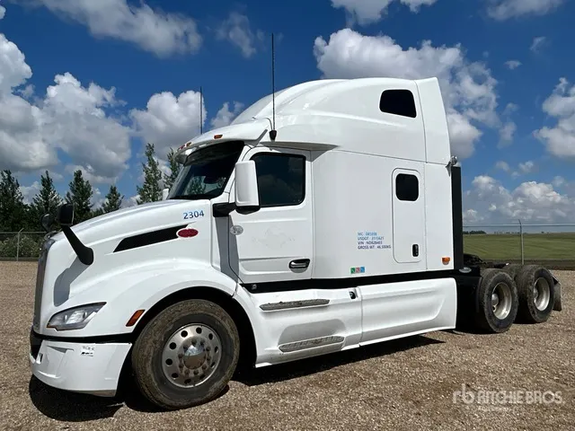 2022 Peterbilt 579 6x4 T/A Sleeper Truck Tractor