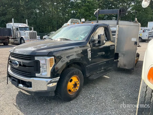 2018 Ford F-350 4x2 Flatbed Truck (Inoperable)