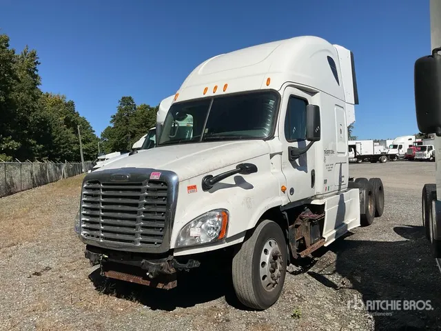 2014 Freighliner Cascadia125 6x4 T/A Sleeper Truck Tractor (Inoperable)