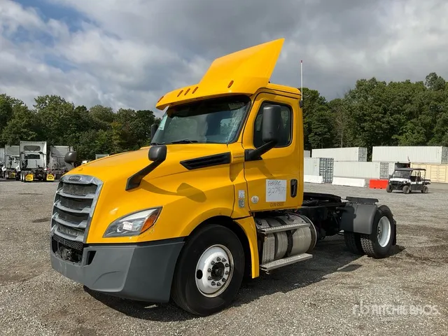 2019 Freightliner Cascadia 126 4x2 S/A Day Cab Truck Tractor