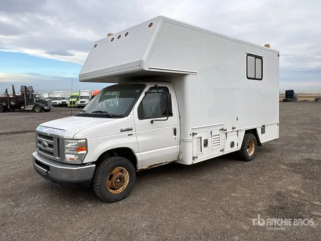 2012 Ford E-450 4x2 Utility Truck