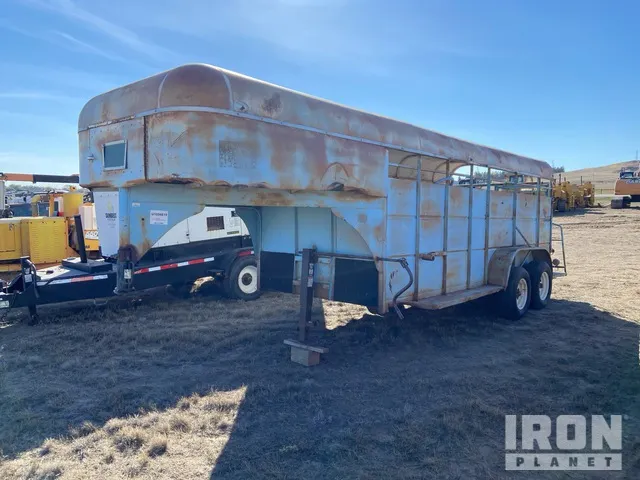 1971 TM 16 ft T/A Livestock Trailer