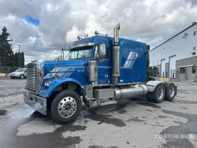 2005 Freightliner Classic 120 6x4 T/A Sleeper Truck Tractor