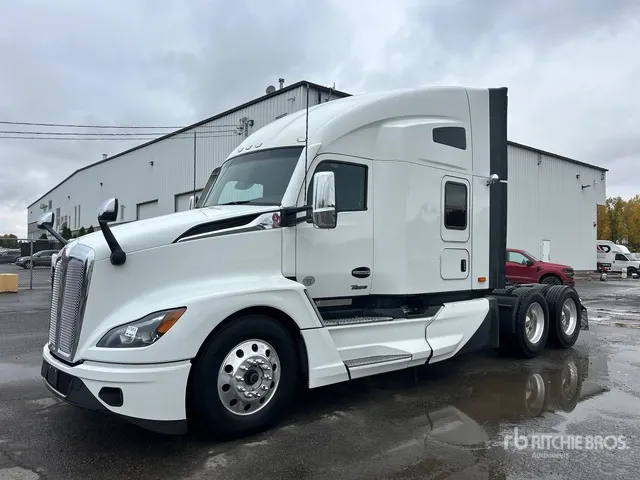 2025 Kenworth T680 6x4 T/A Sleeper Truck Tractor