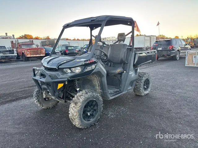 2023 Can-Am Defender XT 4x4 Utility Vehicle