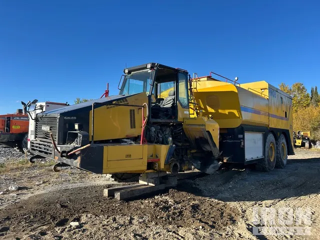 2007 Komatsu HM400-2 Fuel Truck (Inoperable)