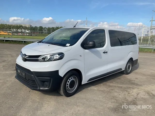 2023 Toyota Proace Verso 2.0 9 Passenger Van