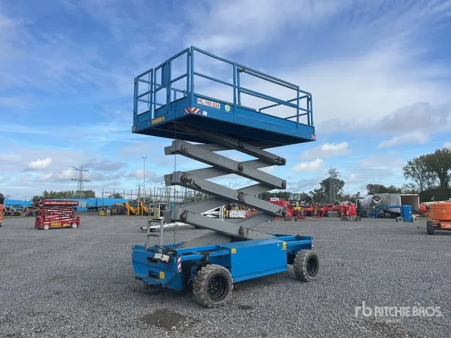 2017 Holland Lift HL-160 E24 Electric Scissor Lift