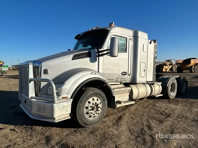 2018 Kenworth T880 6x4 T/A Sleeper Truck Tractor (Inoperable)