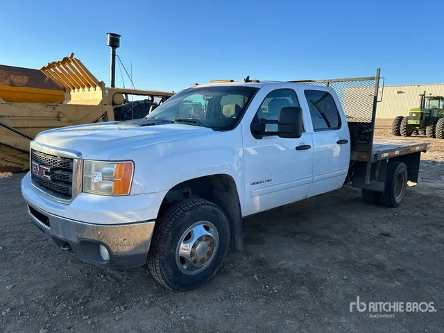 2011 GMC Sierra 3500HD 4x4 Crew Cab Flatbed Truck (Inoperable)