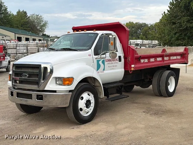 2006 Ford F650 Super Duty dump truck