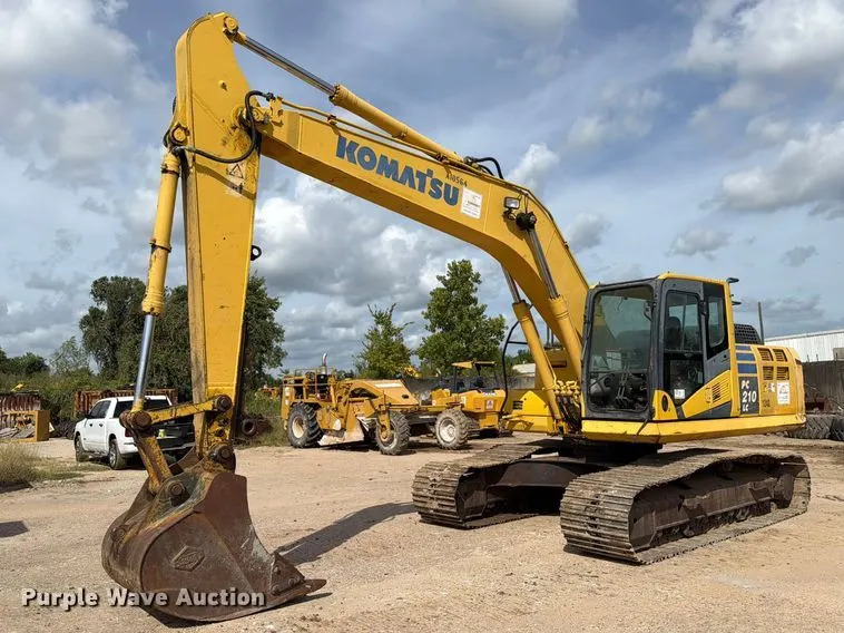 2015 Komatsu PC210LC-10 excavator