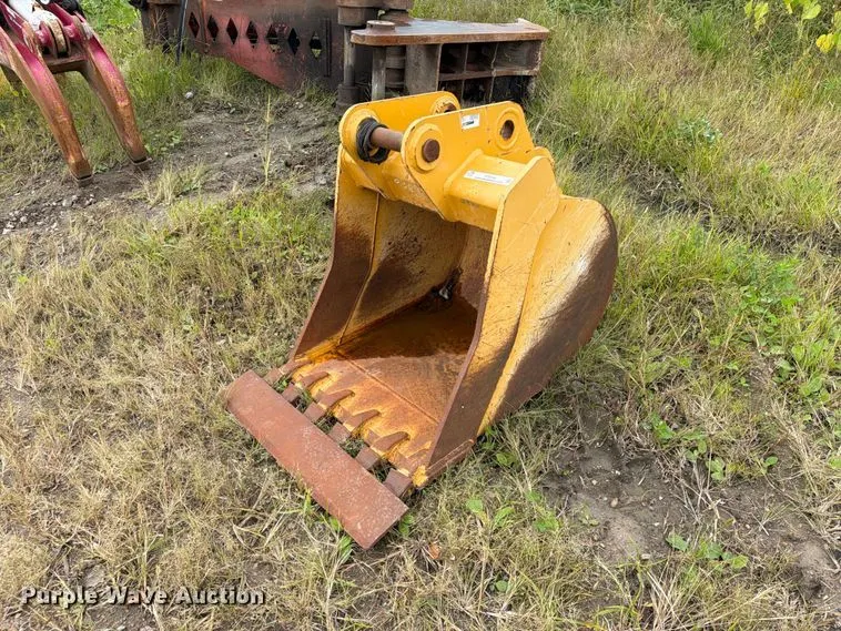 2018 John Deere AT395792 excavator bucket
