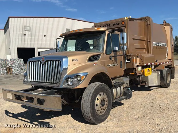 2019 International WorkStar refuse truck
