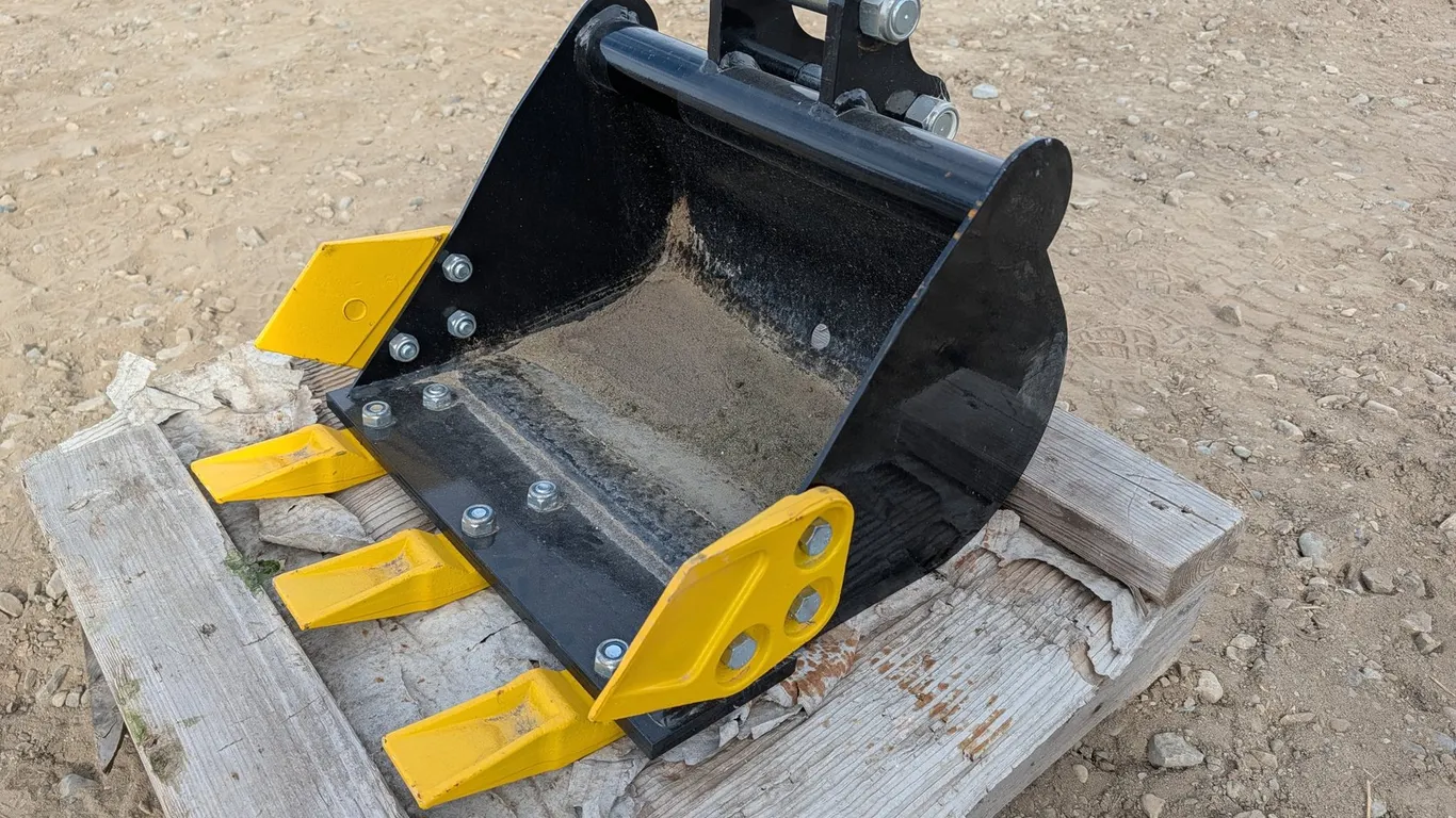 Unused 2026 15" Mini Excavator Toothed Bucket