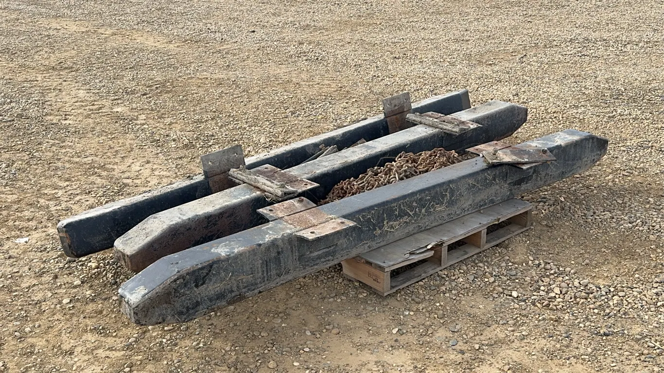3 Log Trailer Bunks without Pockets/Set of Tire Chains for 245 Tires
