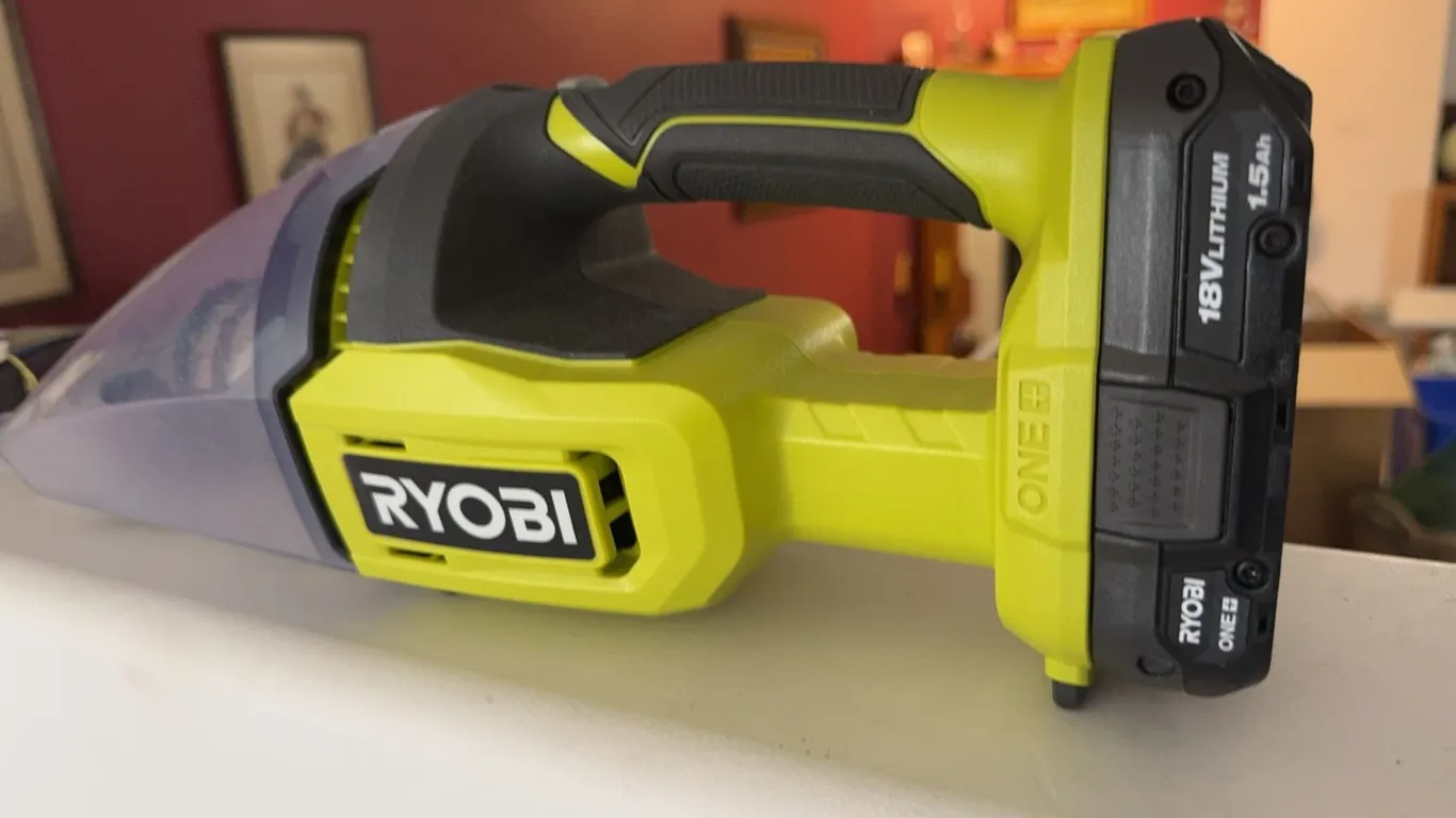 Ryobi ONE+ Handheld Vacuum with 18V Lithium 4.0Ah Battery