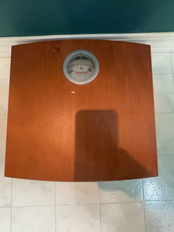 Soehnle Mechanical Bathroom Scale with Wood Finish