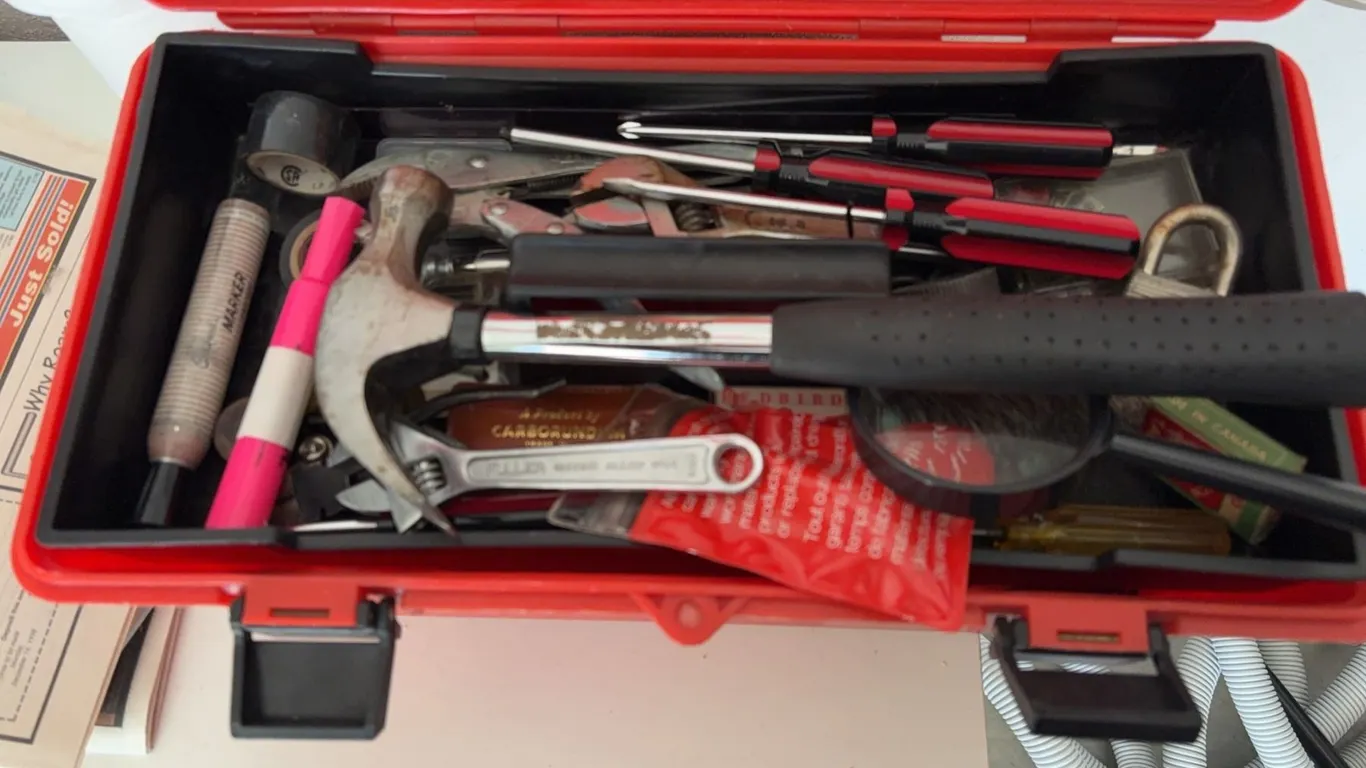 Hand Tools, Wrenches, Sockets, Ratchets, Screwdrivers, Toolbox, Shelf