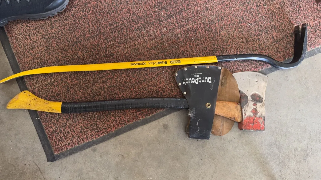 Bundle: Estwing 30" FatMax Pry Bar, Dunpound Splitting Maul, Fiberglass Handle Axe