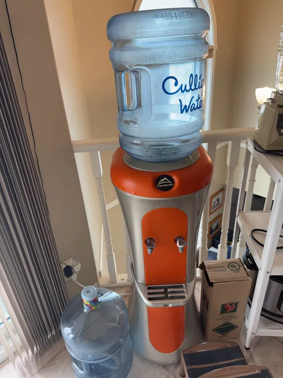 Culligan Water Dispenser with 18.9 Litre Bottle and Spare Empty Water Jug