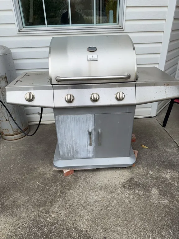 Stainless Steel Propane Gas BBQ Grill with Four Burners and Side Shelves